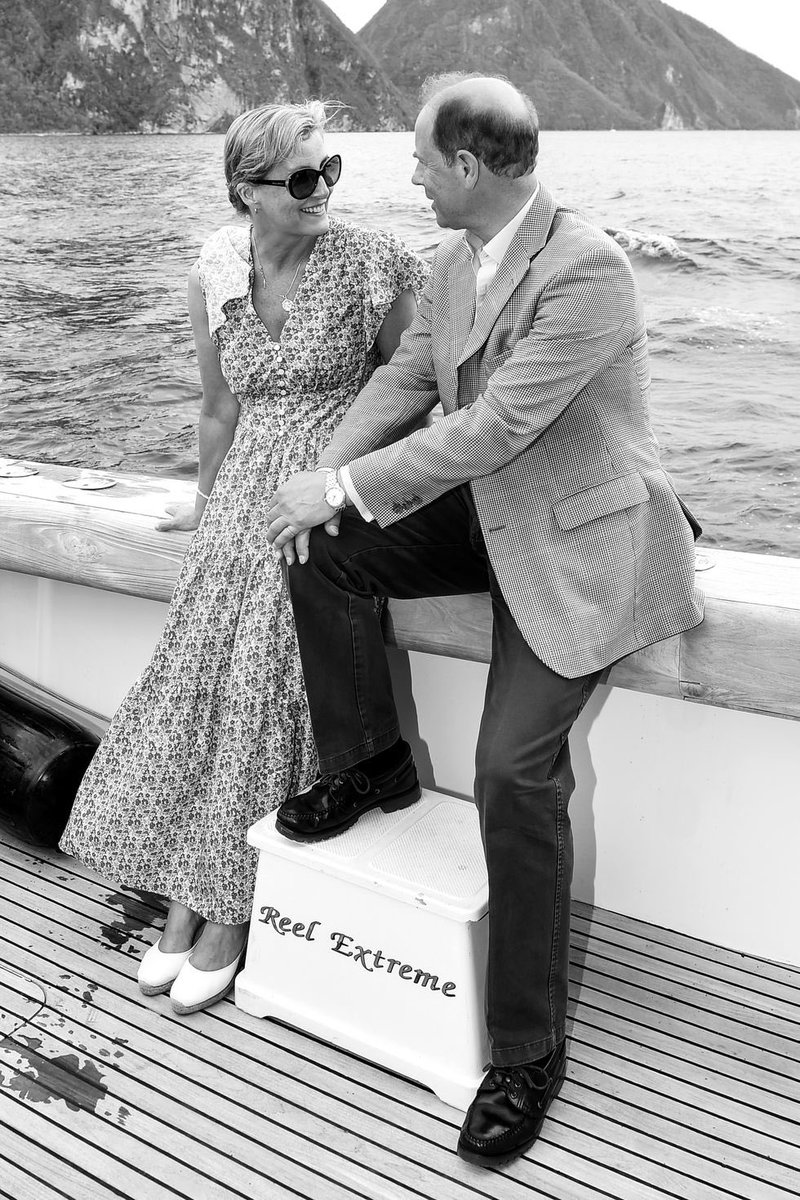 Day 2 of 30: in 2022, on a trip to the Caribbean as part of the jubilee… such a sweet romantic photo of Prince Edward and Sophie #duchessofedinburgh #dukeofedinburgh #britishroyals #30yearsstrong