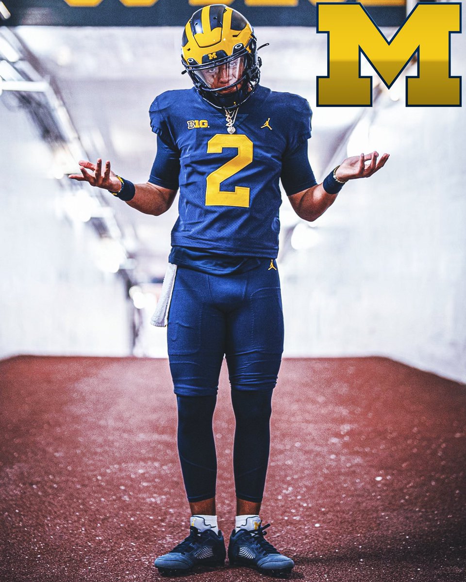 Hayesfawcett3's tweet photo. Michigan QB Commit Jadyn Davis had an IMPRESSIVE season opener:

-456 yards
-5 TDs 
-0 INT
-Win (42-35)

Of his 5 TDs, 2 were thrown to fellow Michigan commit, Channing Goodwin, who had 150 yards receiving 👀

The future is bright in Ann Arbor 〽️ #GoBlue

https://t.co/ZJsfBGPf3W https://t.co/hRRM1b37Gz
