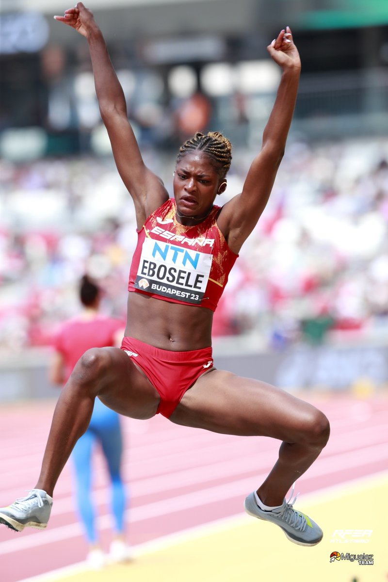 atletismoRFEA's tweet photo. Longitud 🚺 FINAL @wabudapest23

Primer intento para las españolas 

@Fatimadiame 6.82 m =MP
@tessyebosele 6.62

Haciendo historia 🇪🇸 en los Mundiales

📺@teledeporte y @Eurosport_ES
🔗 https://t.co/sD2kkIG0t3

#EspañaAtletismo #PasiónPorCompetir https://t.co/qADXOKfdVn