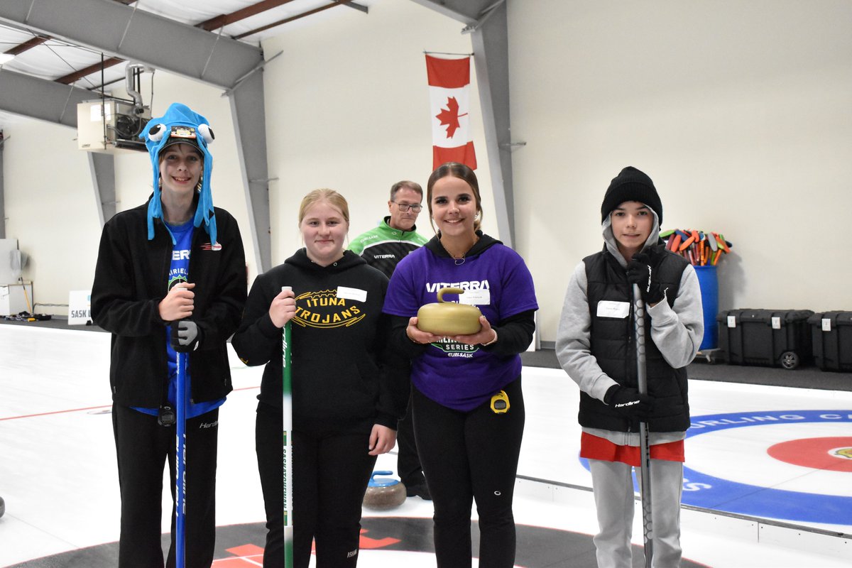 Say 🧀!! 

What a GREAT group of campers &amp; instructors! 💚

Also, Congratulations to our winning team on capturing the Golden RockFest Competition! 🏆🥌

#vpcc2023
<a href="/ViterraCanada/">Viterra Canada</a> 
<a href="/CurlSutherland/">Sutherland Curling</a>