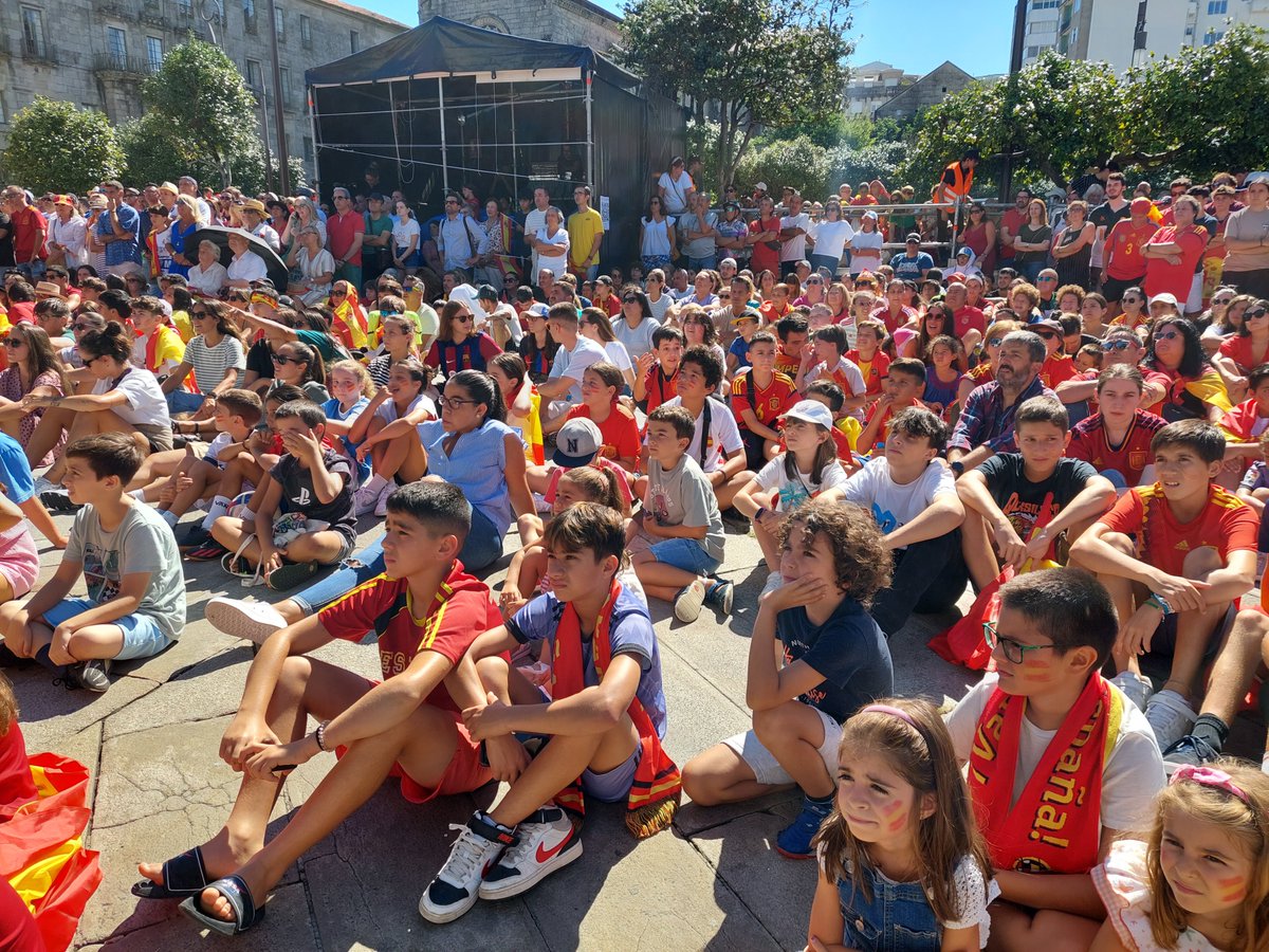 PSOEPonte's tweet photo. 🏆🇪🇸⚽️ Día histórico: a España de @teresabelleira campioa do Mundo de Fútbol 👏👏

Grazas por facernos tan felices 💪

#campeonasdelmundo #españa #teresaabelleira #FIFAWomensWorldCup https://t.co/EPVfTfk5m8