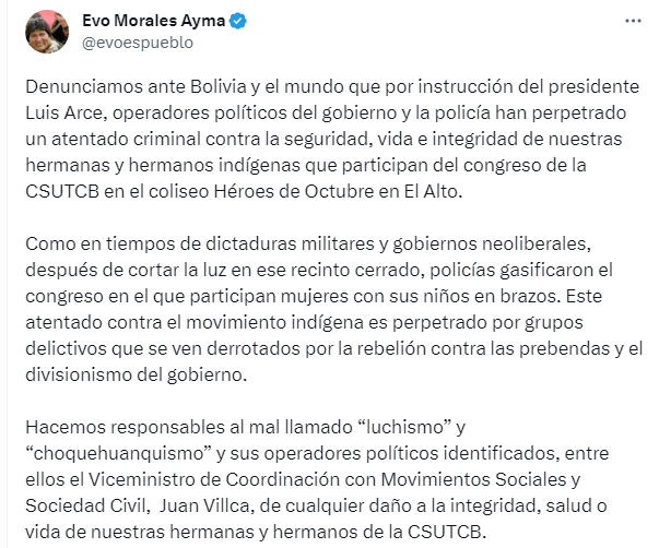 BrujulaNoticias's tweet image. #Política| El líder del #MAS, Evo Morales denuncia que @LuchoXBolivia ordenó la gasificación al congreso de la #CSUTCB que se realizó en el coliseo cerrado Héroes del Pacífico de la ciudad de #ElAlto.