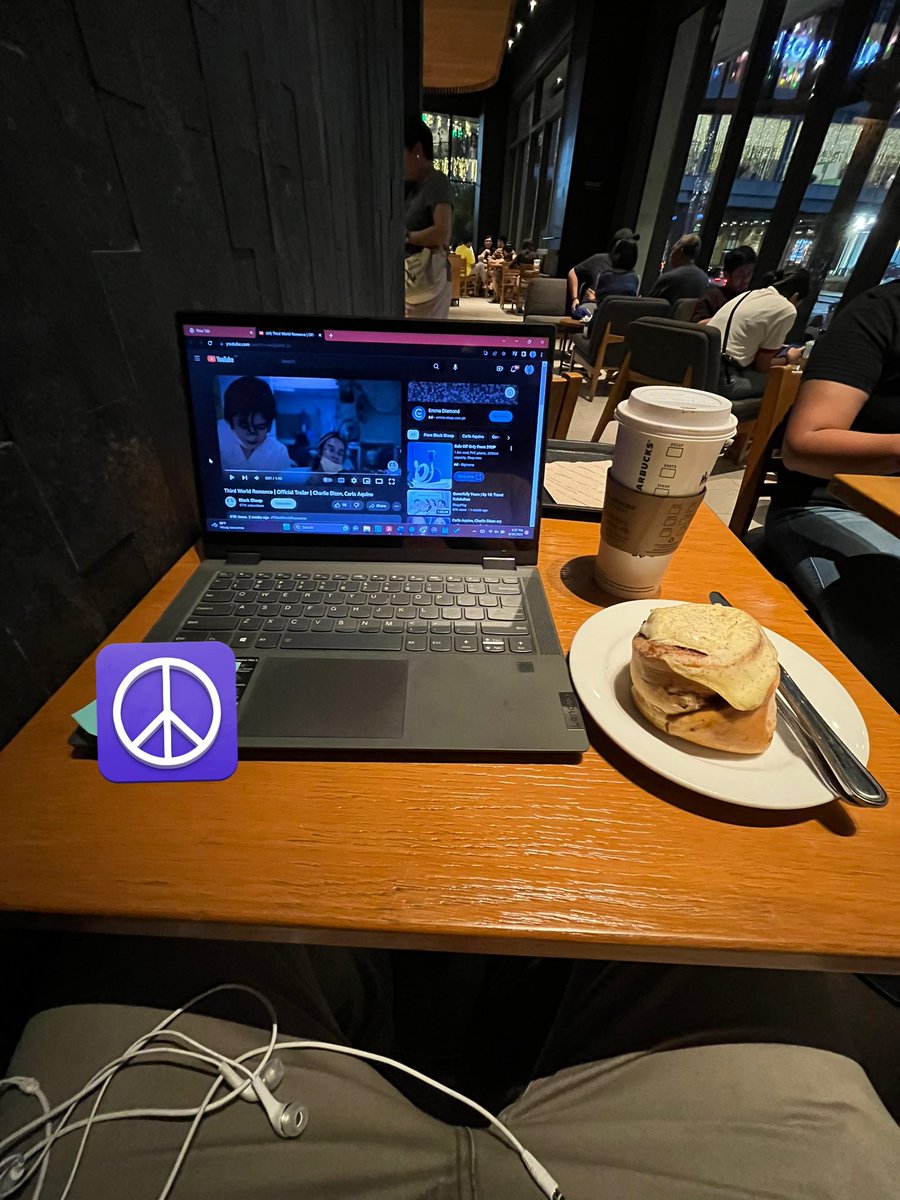 Dahil Sunday, bawal mag werk day. Char.