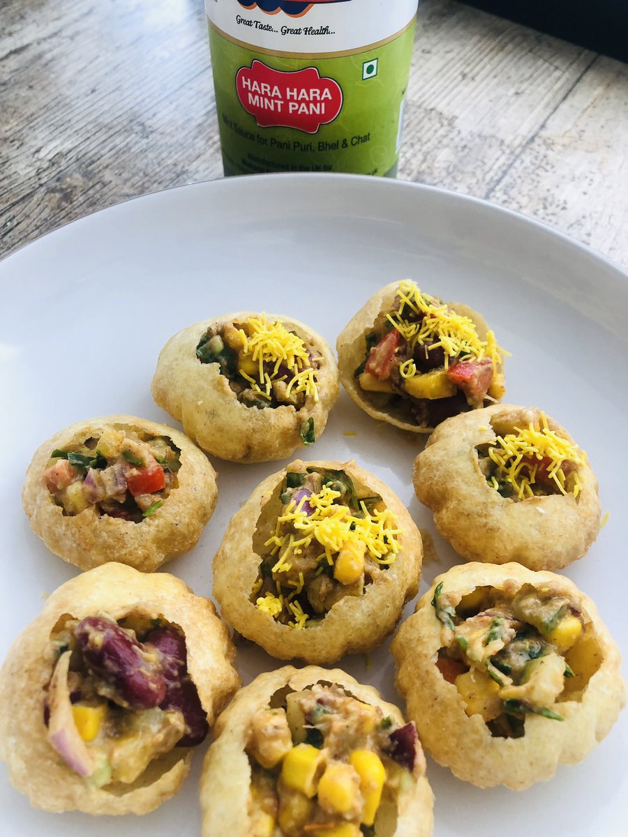 ChotaiReena's tweet image. An Indian Mexican twist for lunch today; Mexican Pani Puri (Gol Gappa). Not traditional at all but bloody delicious 🤤 🇮🇳🇲🇽💯 @sanjanafeasts maybe one to try?! #ReenasRecipes #PaniPuri #Vegan #FusionFood