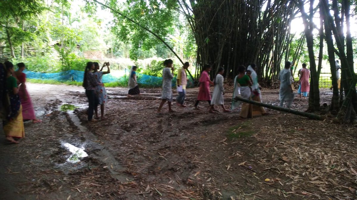 Several youths across India and Nepal are undergoing a learning journey on #Agroecology. These #changemakers are using several tools to understand and identify the problems. #YouthLeadersforAgroecology will engage with community stakeholders to co create solutions.