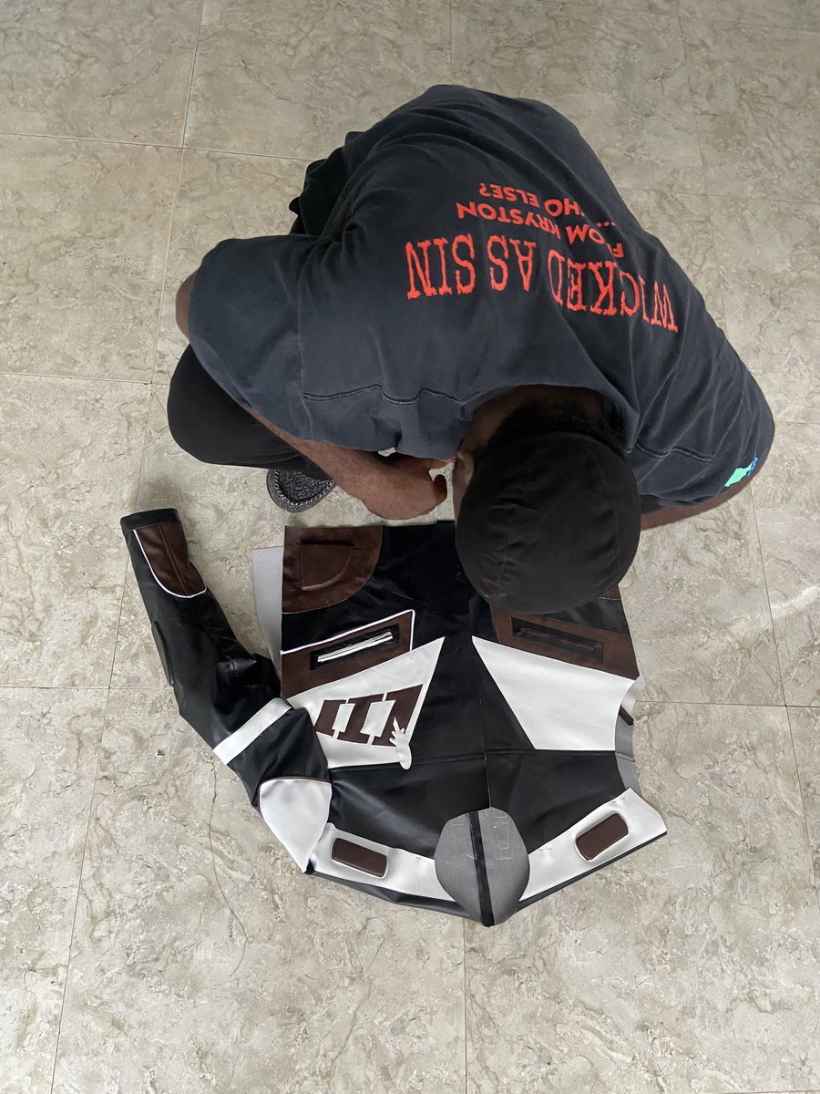 Notwittid1's tweet photo. Unreleased Jacket i am currently working on for my creative community Name is Gohard  … this would be my first drop …..  “Diabolical mean “🀄️🧱 https://t.co/bwMsegwoXr