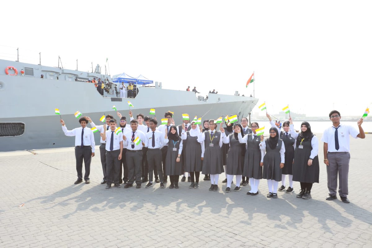 indiannavy's tweet image. #INSVisakhapatnam enters Al-Shuwaikh Port, #Kuwait, 19 Aug 23. The ship was accorded a warm welcome by Brig Gen Mohammed Al-Oraifi, Head of Training of Kuwaiti Naval Force, @indembkwt officials &amp;amp; Children from the #Indian Public School, Kuwait.

@IN_WNC @IN_WesternFleet