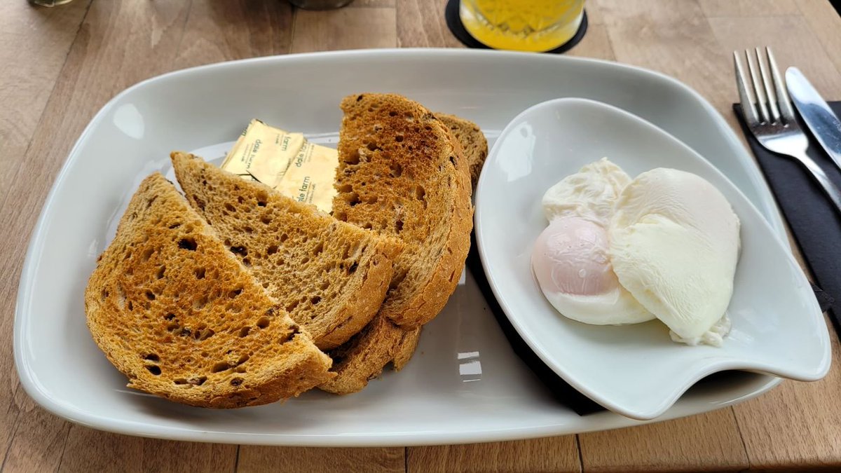 MrKeithAtherton's tweet photo. #100DaysOfSelfCare days 97/100:
Starting the day with breakfast out then popping to the shops... when usually I'd be working on tech-related projects first-thing (yup, even on Sundays). Nice relaxing start to the day, would recommend 👍
#MentalHealthAwareness #SelfCare https://t.co/O8JW6N5MvI