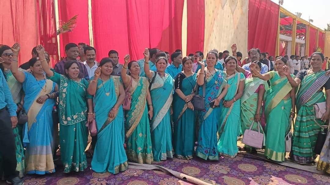 OPS  देकर राखी का फर्ज निभा दो भैया। OPS बिना बड़ा बेहाल है बुढ़ापा भैया 
#रक्षा सूत्र सम्मेलन 
27 अगस्त 2023
मातृशक्ति कर्मचारी अधिकारी मंच
@chouhanshivraj
@cmmadhaypradesh