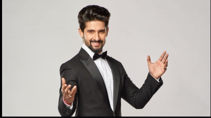ravidubeyaddic1's tweet photo. Lo fir aagye hum 😉

#RavieDubeyBreaksWorldRecord 

18 YEARS OF RAVI DUBEY https://t.co/zhrtzt8vhr