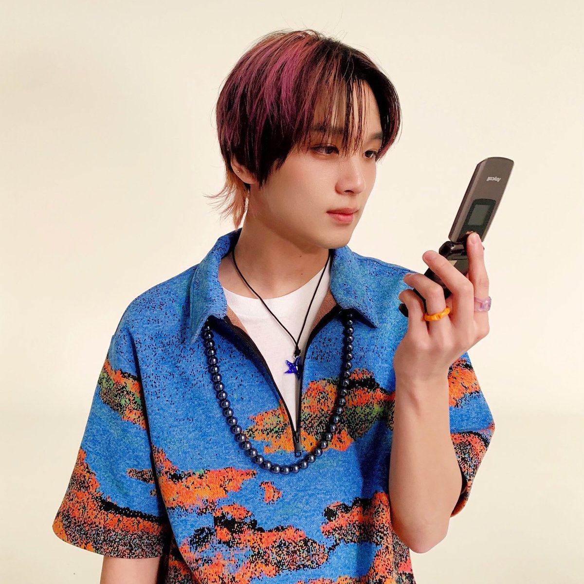 ⋆ tweet media