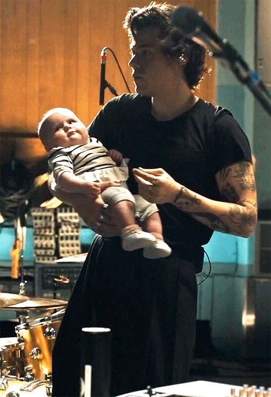 io mi devo ancora riprendere da questo vi pregooo come prende bene il bambino😭😭🥹