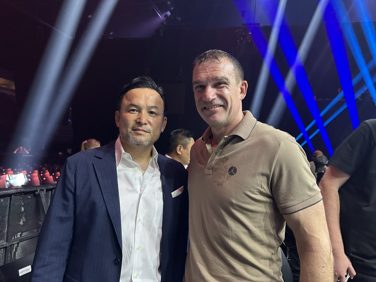 PeterAertsK1's tweet photo. 昨日、Glory 87で。@TakashiIto22
#GLORY87 #GloryKickboxing #RISE #kickboxing @GLORY_WS https://t.co/wm5xtYMxAj