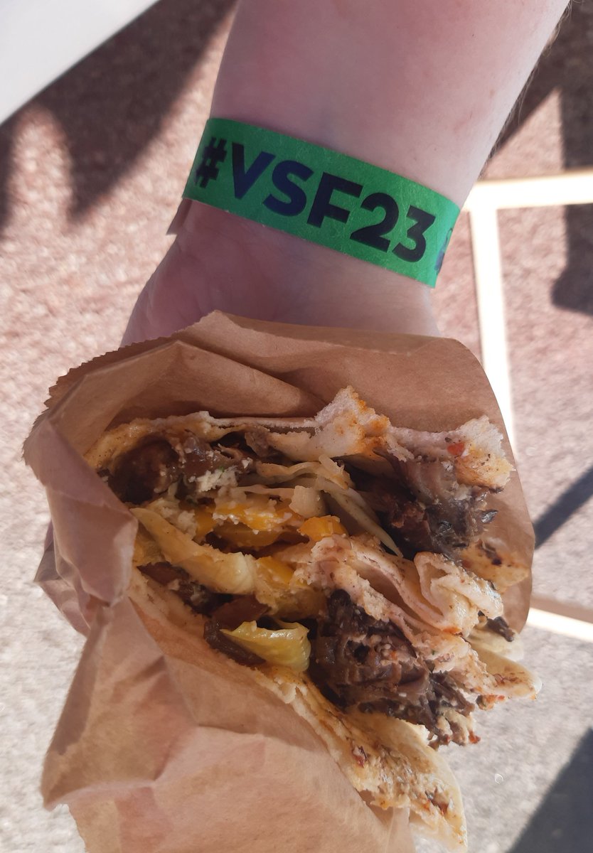 Helena_E_Arents's tweet photo. I was at #VSF23 and enjoyed a very tasty oestershwarma. https://t.co/pKwDhXsABg