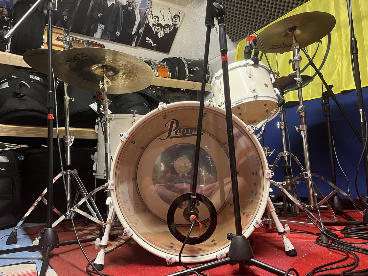 Sunday drum tracking for Tim Allen over in New Zealand at www.sunshinecornerstudios with the help of @PearlDrumCorp @PearlDrumsEuro @ZildjianCompany @zildjianGBI @CodeDrumHeads @vicfirth @ProRacketCases @snareweight1 @Sennheiser