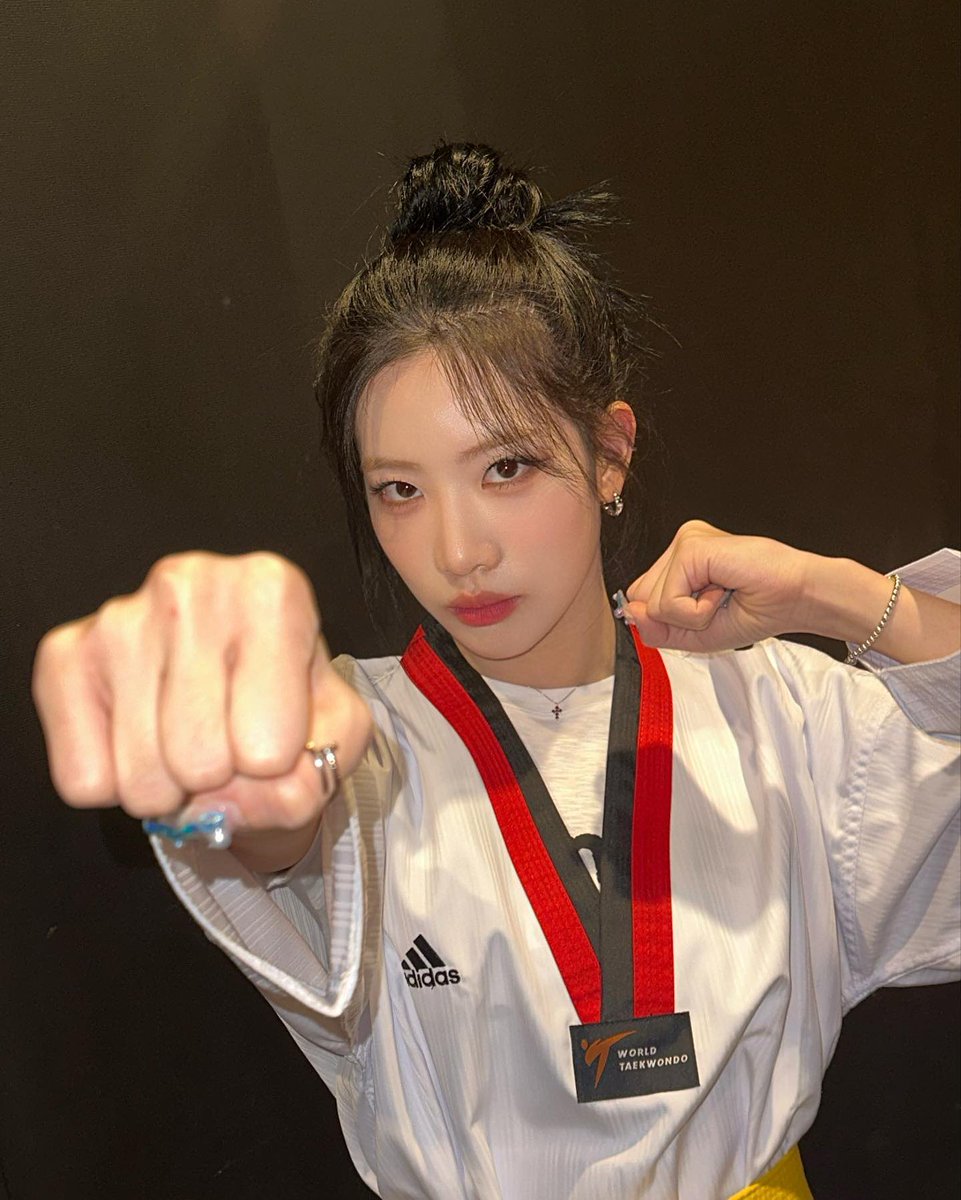 ARTMS_FRANCE's tweet photo. (📸) 200823 ፧ INSTAGRAM

✎ ̼ #KimLip : Abyo ! C’était amusant aujourd’hui aussi 🫶
(La voiture était garée [pour la dernière vidéo])
✎ ̼ (1/2)

› M 🐻 https://t.co/eVYn53gqsI