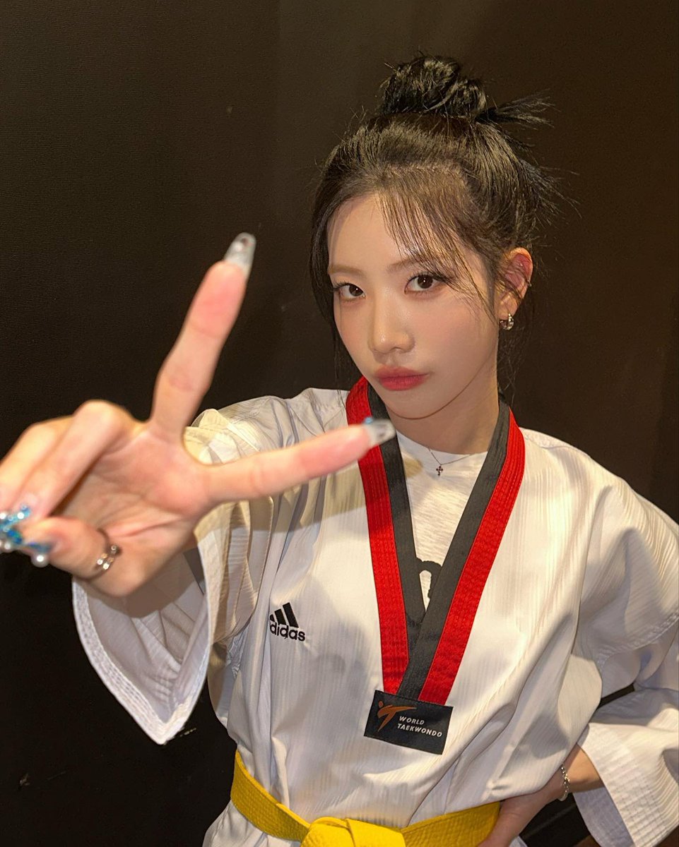 ARTMS_FRANCE's tweet photo. (📸) 200823 ፧ INSTAGRAM

✎ ̼ #KimLip : Abyo ! C’était amusant aujourd’hui aussi 🫶
(La voiture était garée [pour la dernière vidéo])
✎ ̼ (1/2)

› M 🐻 https://t.co/eVYn53gqsI