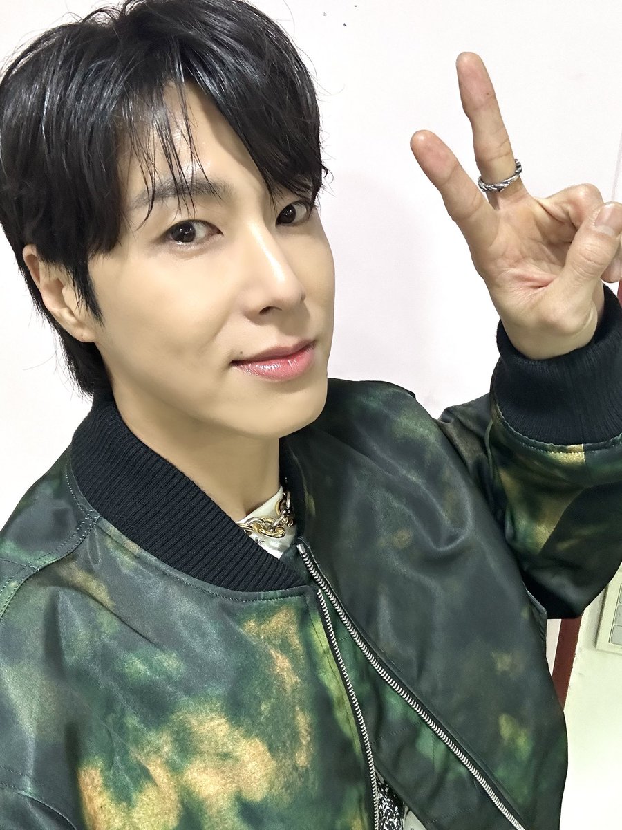 TVXQ's tweet photo. 이번 주 음방 끝!
다음 주에 또 봐요🐻❤️

#유노윤호 #UKNOW
#동방신기 #TVXQ! #東方神起
#VujaDe #뷰자데
#Reality_Show #리얼리티쇼 https://t.co/Vx2mrvoefR