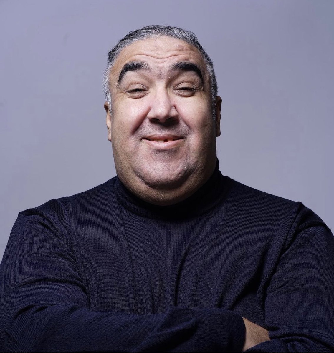 Arthur_Officiel's tweet image. Quelle triste nouvelle. 
Wahid, je garderai en mémoire ta gentillesse, ta douceur, ta bienveillance et des années de fous rires dans Vtep. 
Je pense fort à ta famille, tes proches, tes amis et à Booder dans cette douloureuse épreuve que vous traversez 🙏🏻.