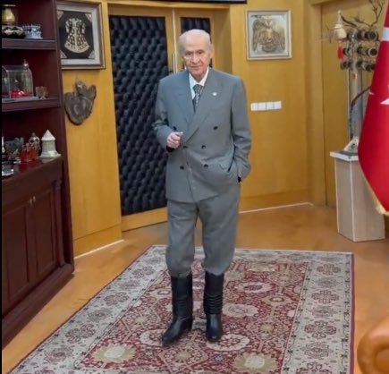 Allah senin ömründen alsın Sokak hayv@nlarına versin…
