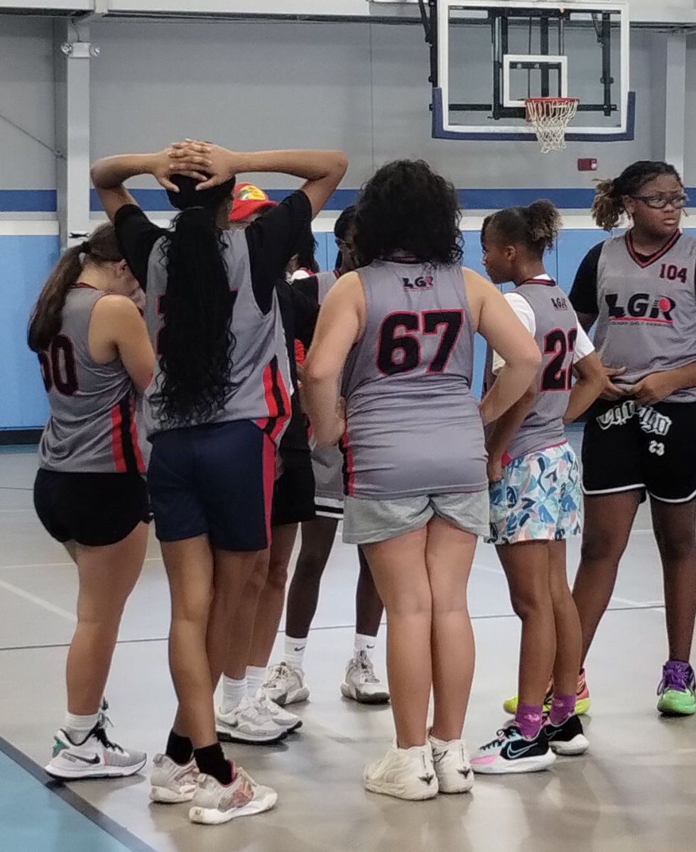 MADYSON12PARKER's tweet photo. It's me Madyson P #12...I played in #27 at the @LgrBasketball #prefab50. Thanks for the opportunity! https://t.co/nusMepe6q4