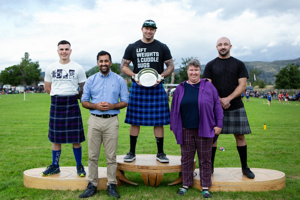 💛Yesterday @HumzaYousaf visited activists at the Mid Scotland & Fife Regional Assembly. #ActiveSNP ☕️Next, he met with reps from the local hospitality sector in Kinross. Brexit and the cost of living crisis are key themes. 🏴󠁧󠁢󠁳󠁣󠁴󠁿We finished the day at Stirling Highland Games.