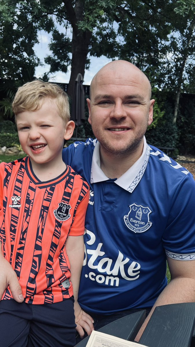 Sunday Dinner 🍽️ Then watch the blues with the boy!! ⚽️ Up The Toffees 💙