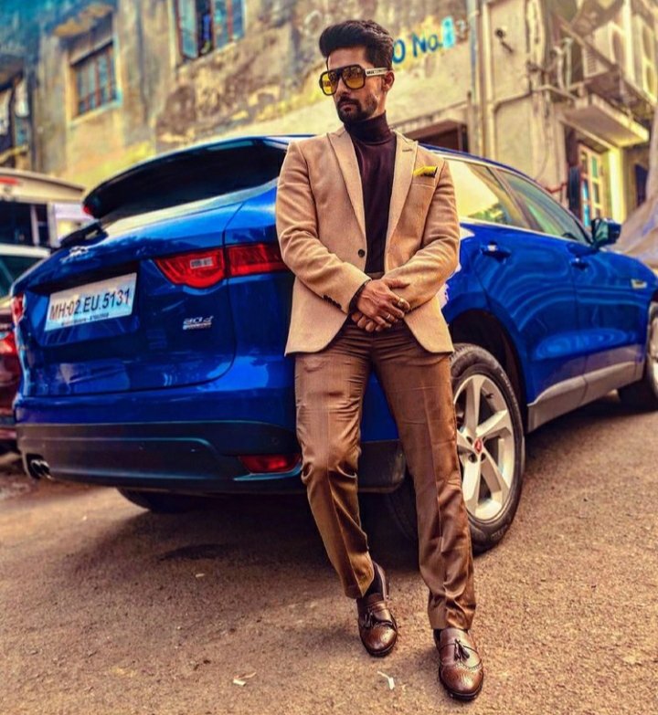 __Radhaa__'s tweet photo. #RavieDubeyBreaksWorldRecord
18 YEARS OF RAVI DUBEY https://t.co/Hds28zi2b7