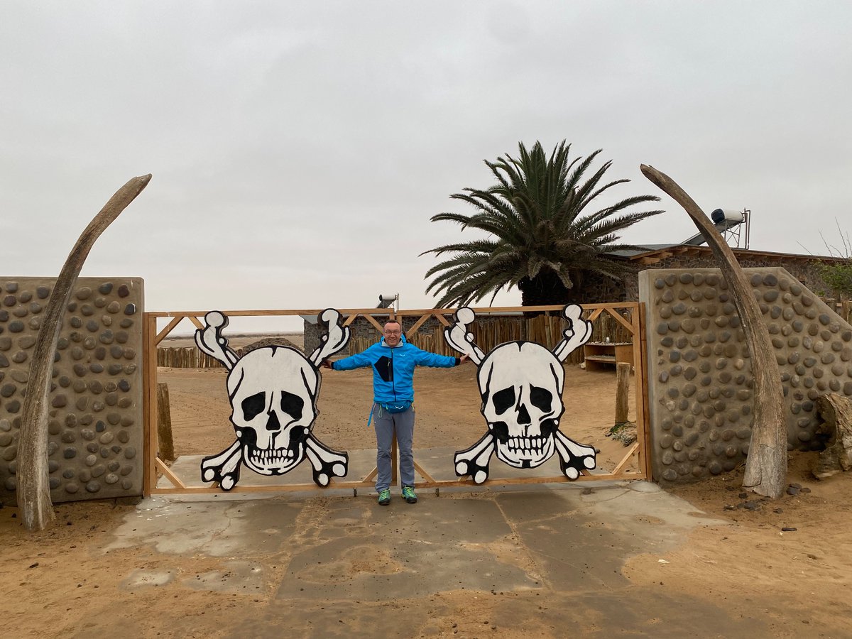 FabioPeg's tweet photo. Welcome to #Skeleton #Coast which is a vast, harsh coastline lined with ghostly shipwrecks #Namibia https://t.co/IwA2d68EMr