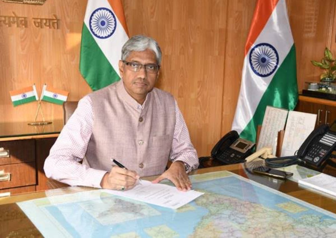 YogeshZambare17's tweet photo. Happy Birthday @lahotiak sir
सर अपने जन्मदिन के अवसर पर हम सभी छात्रों CCAA109 बैच का जोइनिंग जो रुका हुआ है, उसको बहाल करने का आदेश पारित करवा दीजिए। सर हम जिंदगी भर के लिये आपके आभारी रहेगे।🙏🙏🙏🙏🙏 https://t.co/VRG7lnbOZo