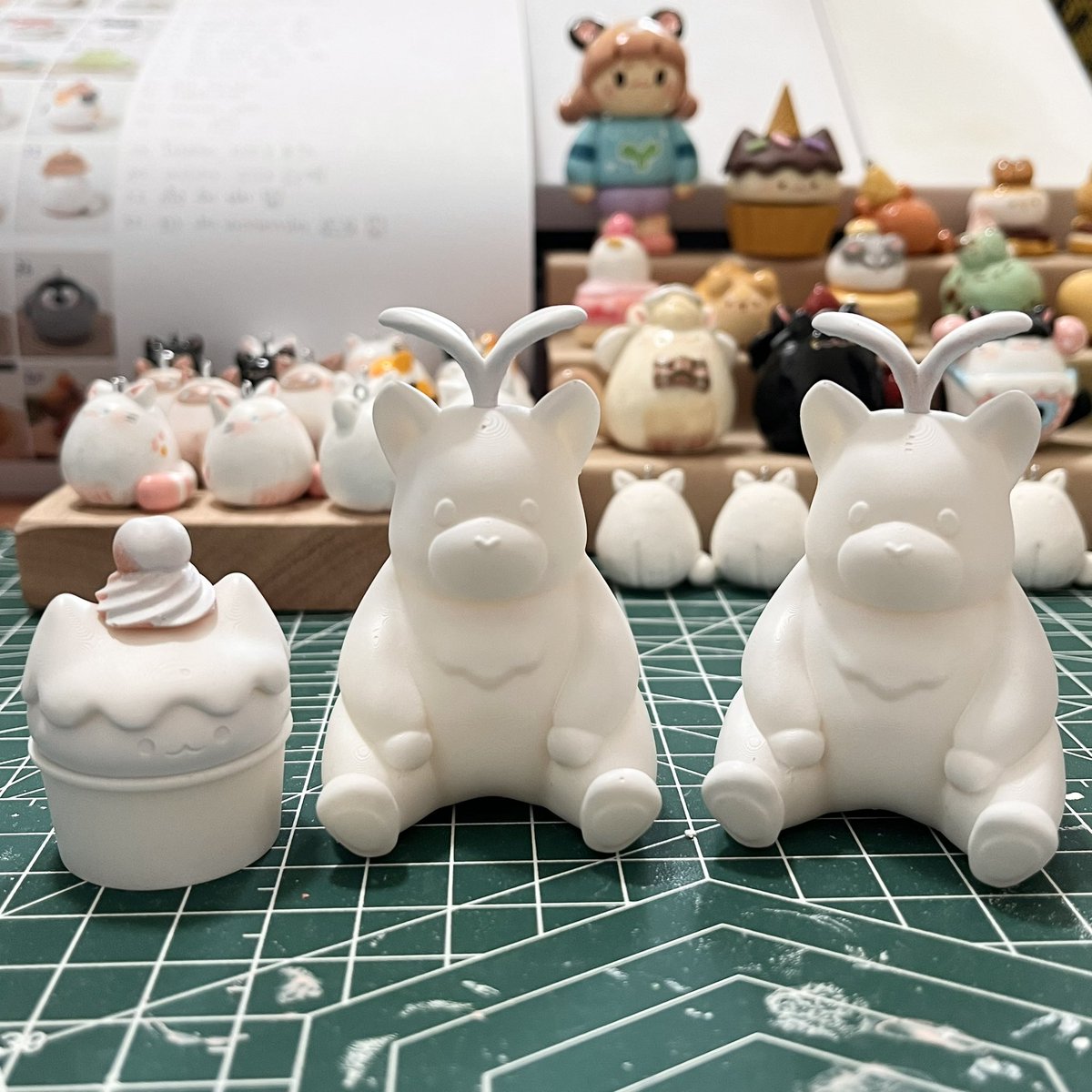 ท ทุกคนคะ นี่คือเจ้ามันบด v.1 (เดี๋ยวเอาปัญหาที่เจอไปเตรียมอัพแพทช์ใหม่ 🥺)
ฝากติดตามเส้นทางทอยด้วยค่ะ!

name: มันบด
- เบสจากซีเรียนแฮมสเตอร์ BE-cream, ไม่มีเพศ
- เป็น nature enthusiast 🌱☁️