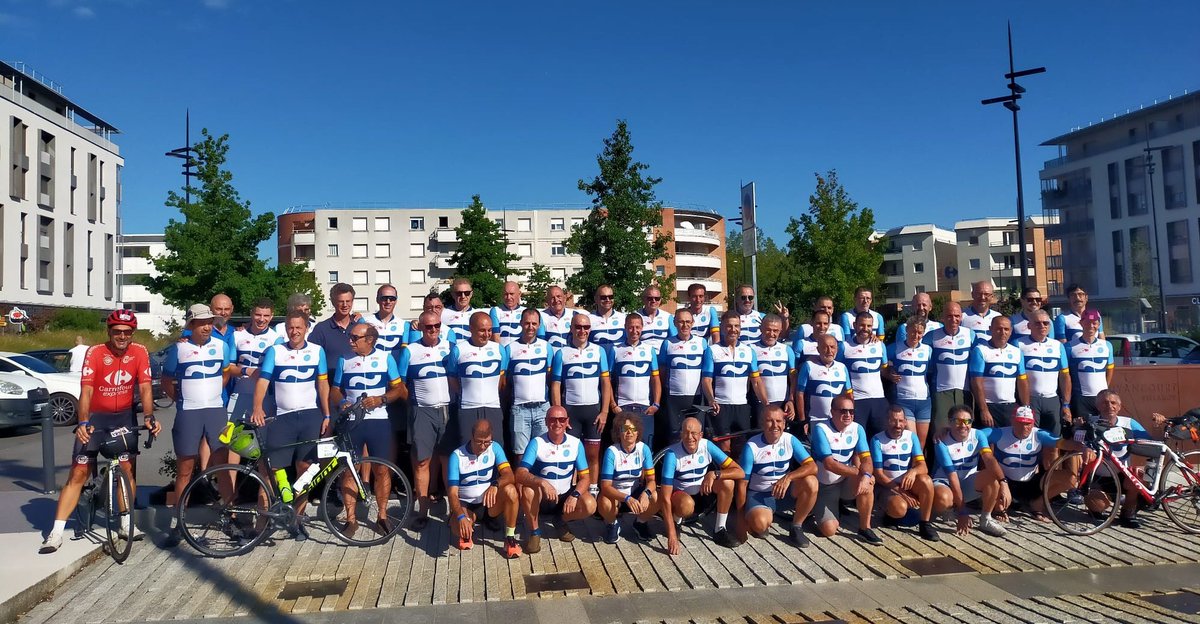jj99211's tweet photo. @BiciVivir @pakefte @gdcpueblonuevo @pedalibre The Spanish @FECT_oficial team departing to the start line. The race begins at 17:30 h .
This link will allow you to follow a rider (my number is G279): 
https://t.co/duaa37iUNt

#PBP2023 @BiciVivir @pakefte @pedalibre @gdcpueblonuevo @CD_Ciclocubin https://t.co/PMOYDBuXkh