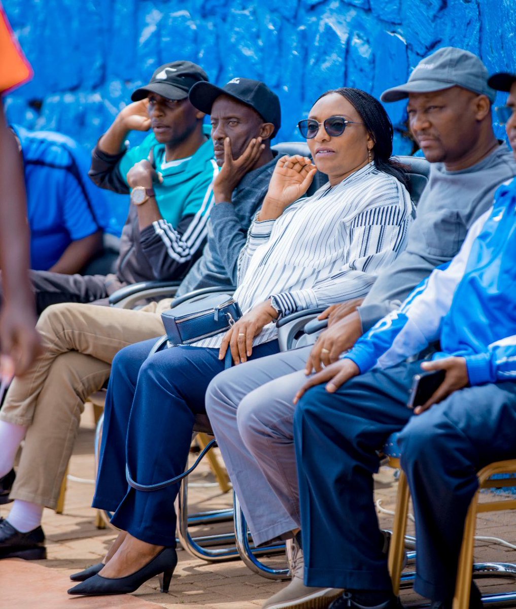 ENERGY888FM's tweet photo. #FEASSA2023

📝Imikino ya FEASSSA iri kubera mu turere twa @HuyeDistrict na @GisagaraDistr irarimbanyije imikino ya Basketball yitabiriwe na Hon. @Dr_Uwamariya Minisitiri wa @Rwanda_Edu tubibutse ko iyi mikino iri kubera muri  @IPRC_Huye kwinjira akaba Ari Ubuntu. https://t.co/55GNNakZT8