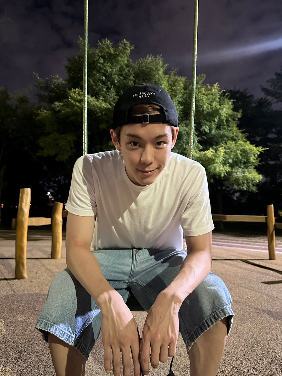 Official_Seobin's tweet photo. 주말 마무리 잘 하고 있어요?😆 여름이어따... 
우리 주니퍼 보고싶다...💛😍 💛

#윤서빈 #YoonSeobin
#파도쳐 #Love_is_like_a_wave https://t.co/9LbDggQJPf