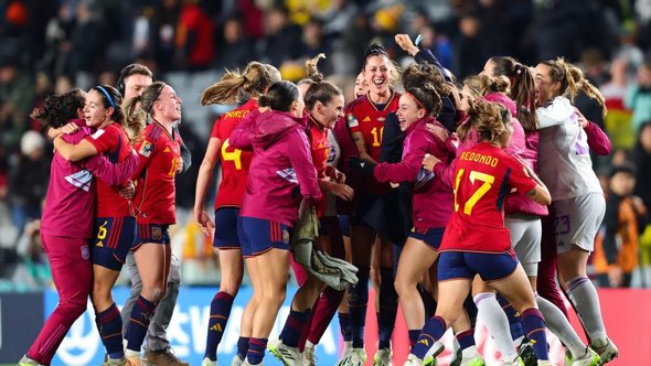 Por tanto trabajo. Por tanto “no”. Por tanta valentía. Por tantas. Por las que fueron. Por las que vendrán. ¡¡¡Gracias #Campeonas !!! #MundialFemenino2023