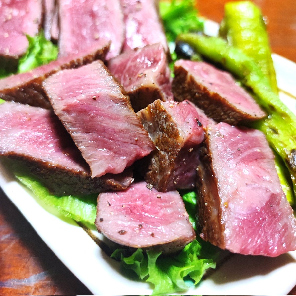 PiPmt47's tweet photo. うっっっっっっっっまっ～♪
めちゃめちゃ熟成された肉は、
肉を越えた別のナニカ(笑)

#熟成肉つむぐ https://t.co/uw60DFPRmq