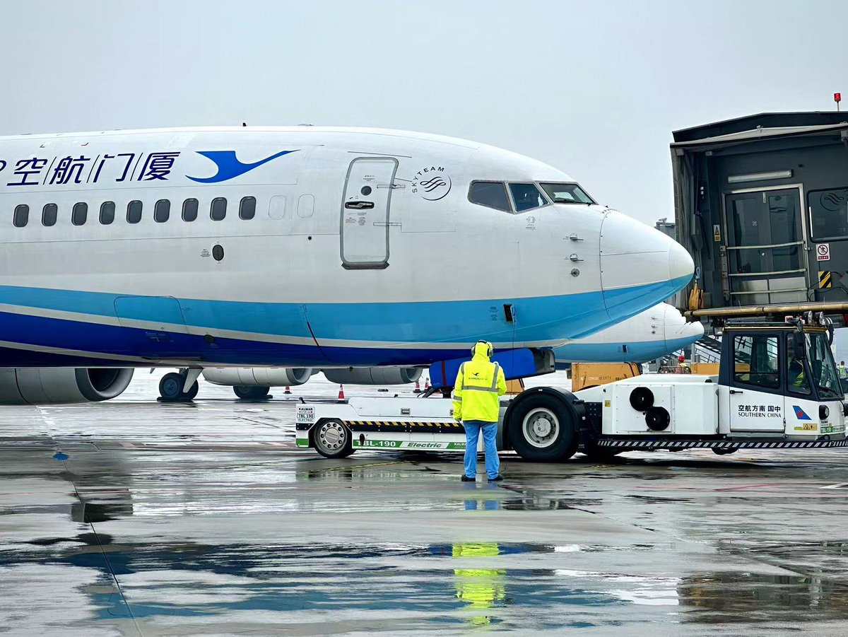 XiamenAirlines's tweet photo. After Rain, Let's Reign! 🌧️✈️🌈 https://t.co/OQ6xMGrVXd