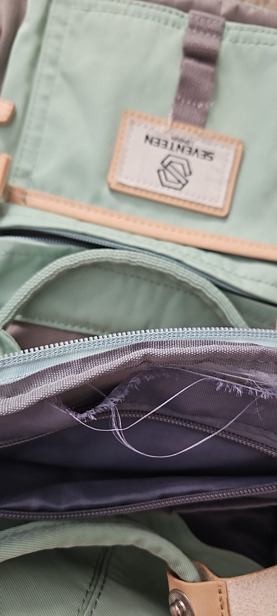 SwiftieSolo's tweet photo. Nothing more devastating then my favourite  @seventeenlondon travel backpack ripping😭

#Ripbackpack https://t.co/BS1gHS5uOS