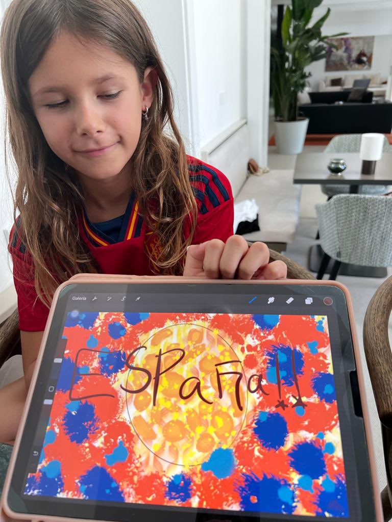 Estoy TAN FELIZ por Vosotras! Merecéis todo y más! Qué orgullo, emoción y admiración 🙏❤️
SOMOS CAMPEONAS DEL MUNDO 🌍 
#VamosEspaña #FIFAWWC #MundialFemenino2023 <a href="/SEFutbolFem/">Selección Española Femenina de Fútbol</a>