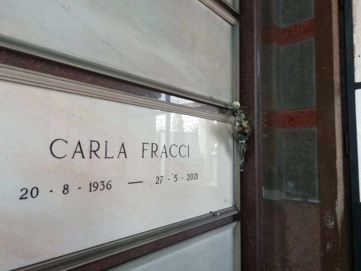 #CarlaFracci, una stella nel #Famedio.
(Foto scattata da Paola Ciccioli il 6 giugno 2023)
#cimiteromonumentaledimilano #danzatrici #milanomia #donnedellarealtà #donnedellarealtàblog