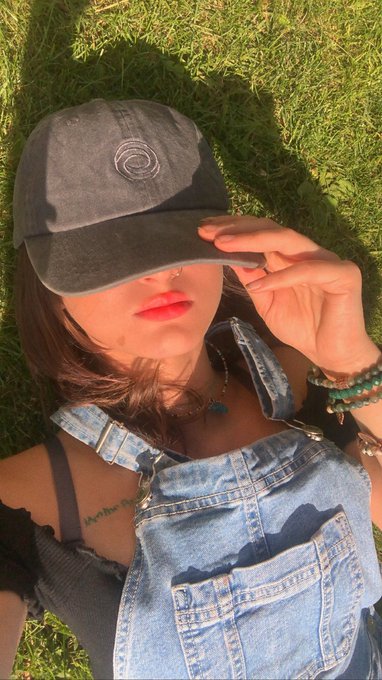Blinded by the sun but only blocking the haters https://t.co/vRYW1MAtBq<a href="/tag/explore"class="tags"><span>#explore</span></a>