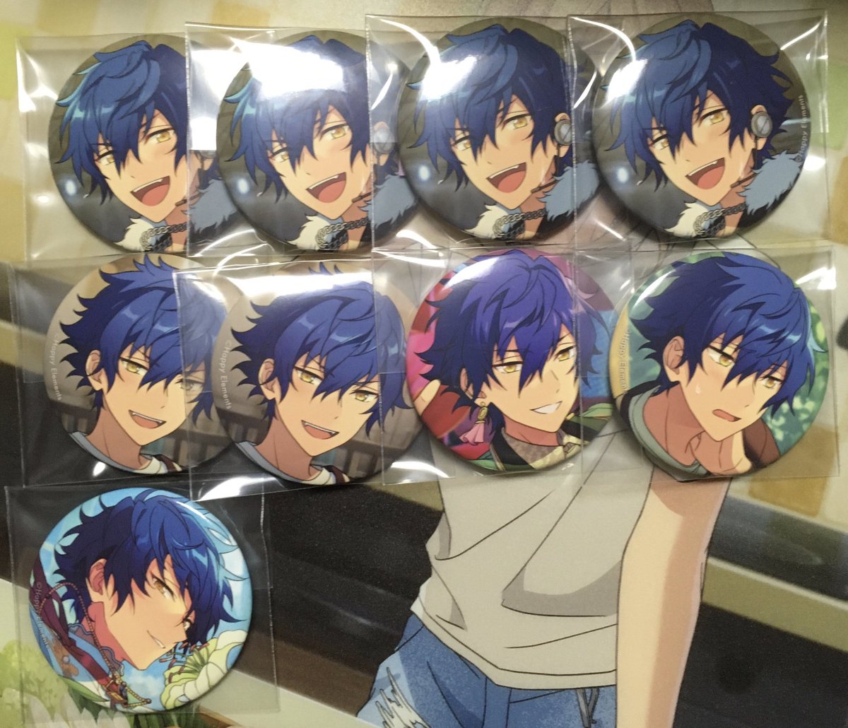 ntm_0213's tweet photo. 【譲渡】あんスタ 缶バッジ イベコレ フィーチャー もちマスミニ

譲：ジュン

定価＋送料でお譲り致します。

全て纏めてのみ。
初回ツイフィ必読。

宜しくお願い致します。 https://t.co/dLLIgGkIz6