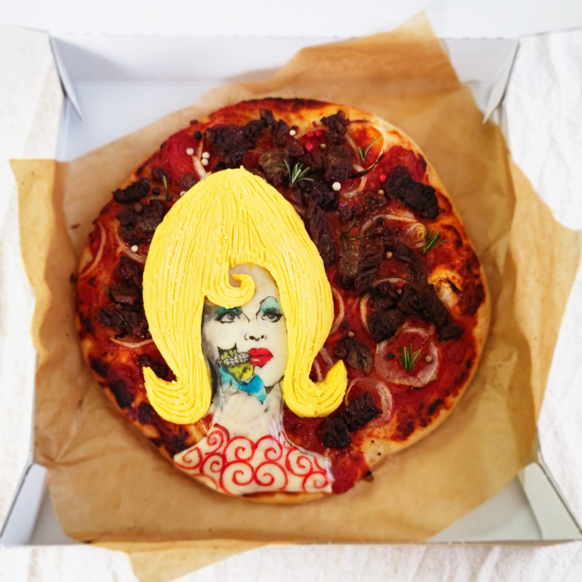 nancychannel1's tweet image. このピザだーれだ！
#ピザ #pizza #pizzaart
