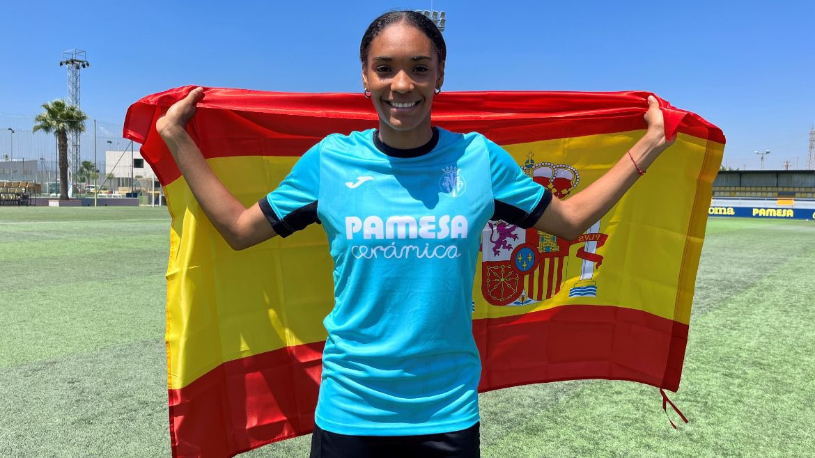 VillarrealCF's tweet photo. Nos hiciste disfrutar como grogueta y hoy nos enorgullece ver cómo cumples el sueño de toda una vida y todo un país 

¡Enhorabuena, @SalmaParalluelo 💛! https://t.co/YZE5IKzoTP