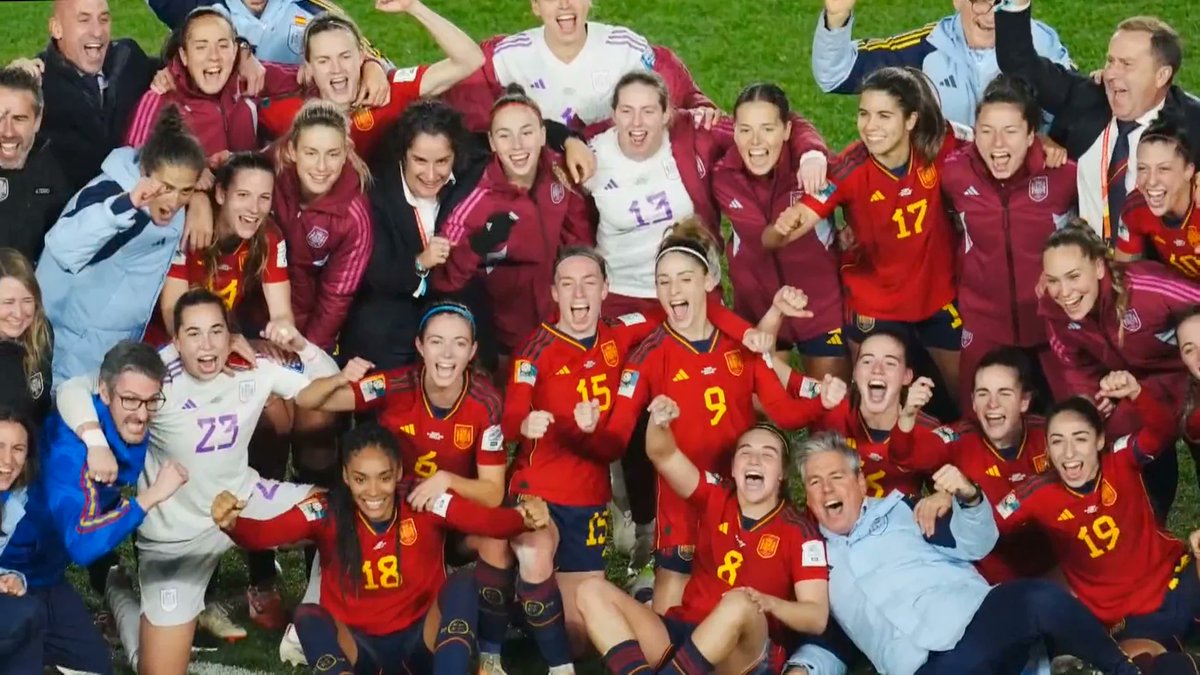 shanesama84's tweet image. ¡¡España se alza con el trofeo de Campeonas del mundo!! 💞🎊🎊🏆

¡ENHORABUENA!

#FIFAWomensWorldCup #FIFAWWC    
#FIFAWWCFINAL
