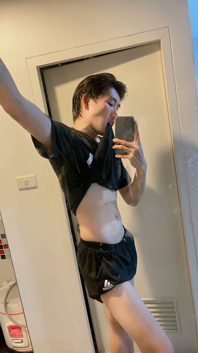 jobee2999's tweet photo. หุ่นไม่ดีแต่เป็นของพี่ได้ไหมครับ🤭
#ฝากติดตามเราด้วยนะครับ https://t.co/e9Yq9Vwp6m