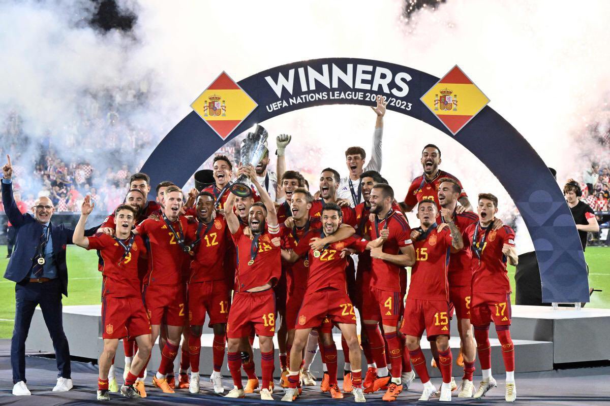 josemiturbe's tweet photo. Imagínate ser español en 2023:

- Ganadores del mundial de fútbol femenino.
- Ganadores de  la Nations League.
- Alcaraz gana Wimbledon.
- Fernando Alonso vuelve a los podios.

Honor ❤️🇪🇸 https://t.co/CobOTD7XEV