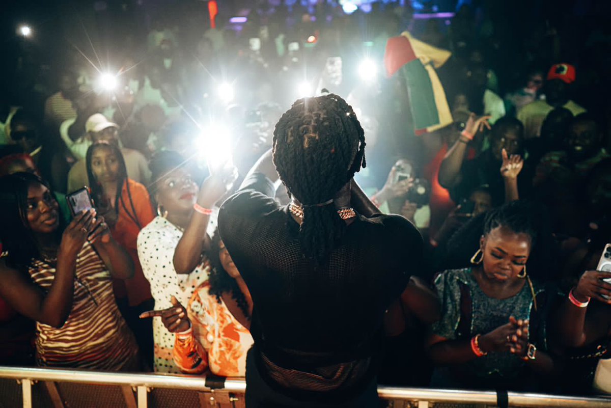 More shots from Stonebwoy's (@stonebwoy) performance the Masquerade (@masquerade_atl)

#5thDimensionWorldTour