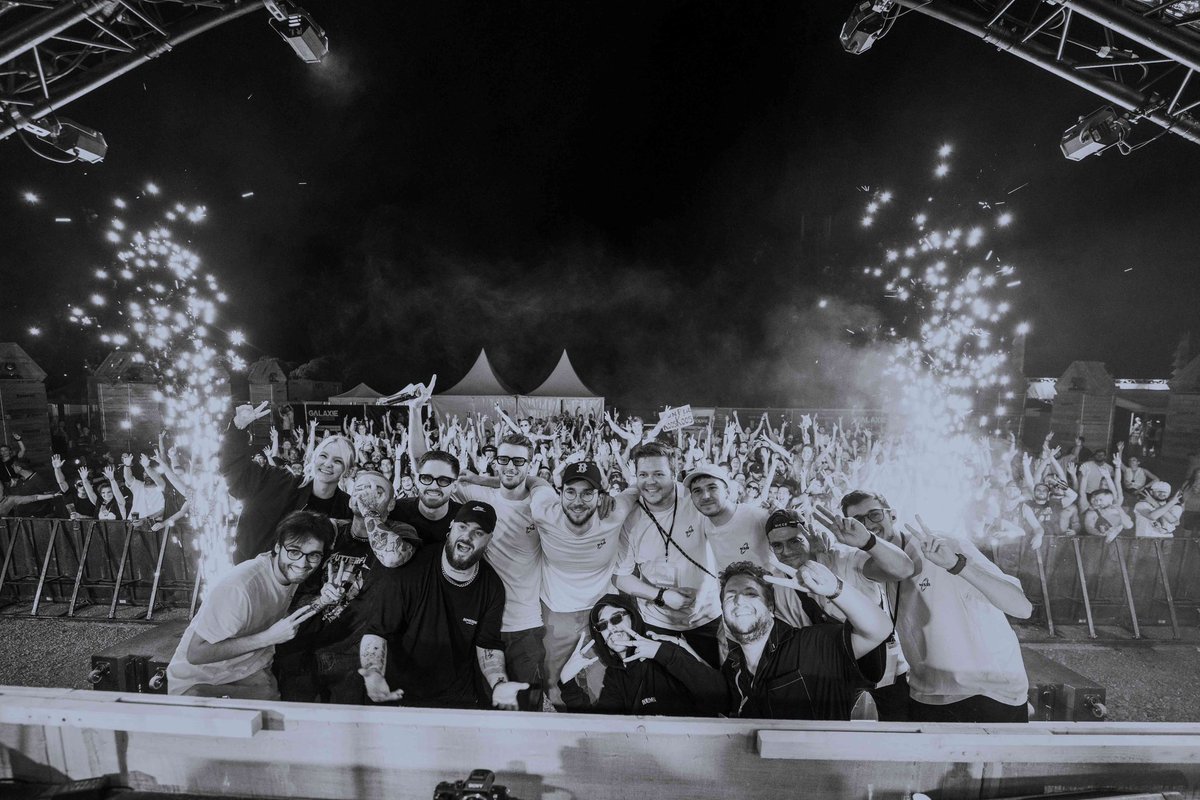 NOIR SUR BLANC tweet media