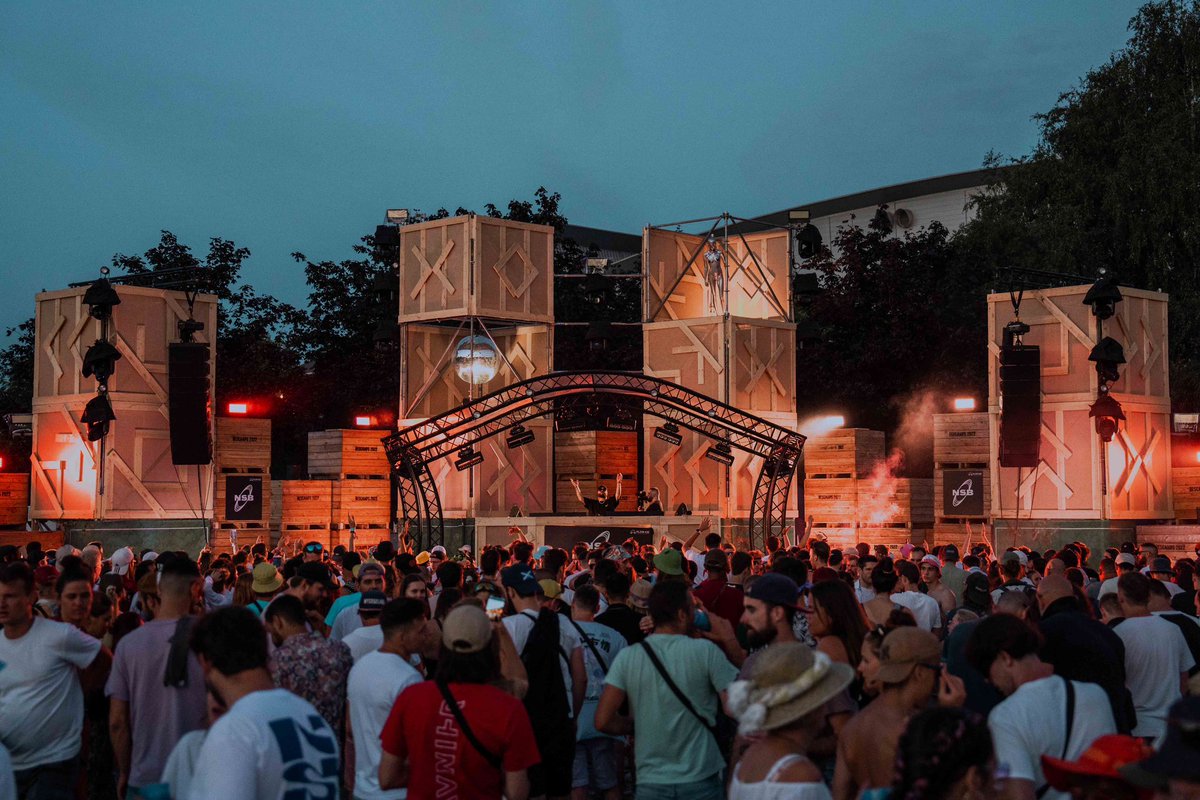 NOIR SUR BLANC tweet media